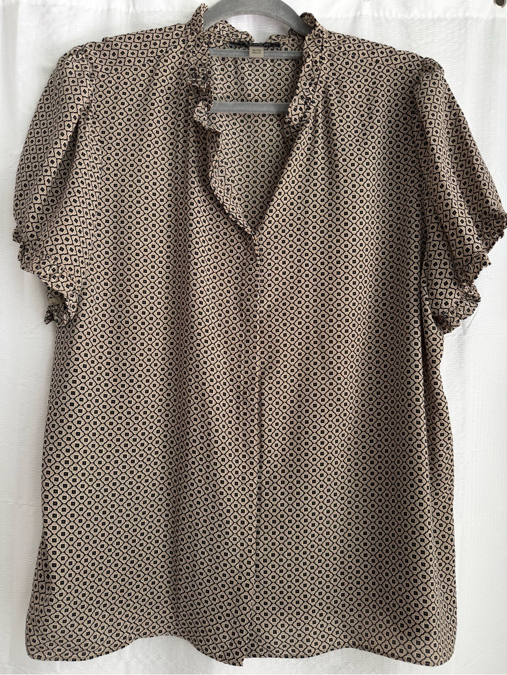 Tahari Taupe and Black Geometric Short-Sleeve V-Neck Blouse